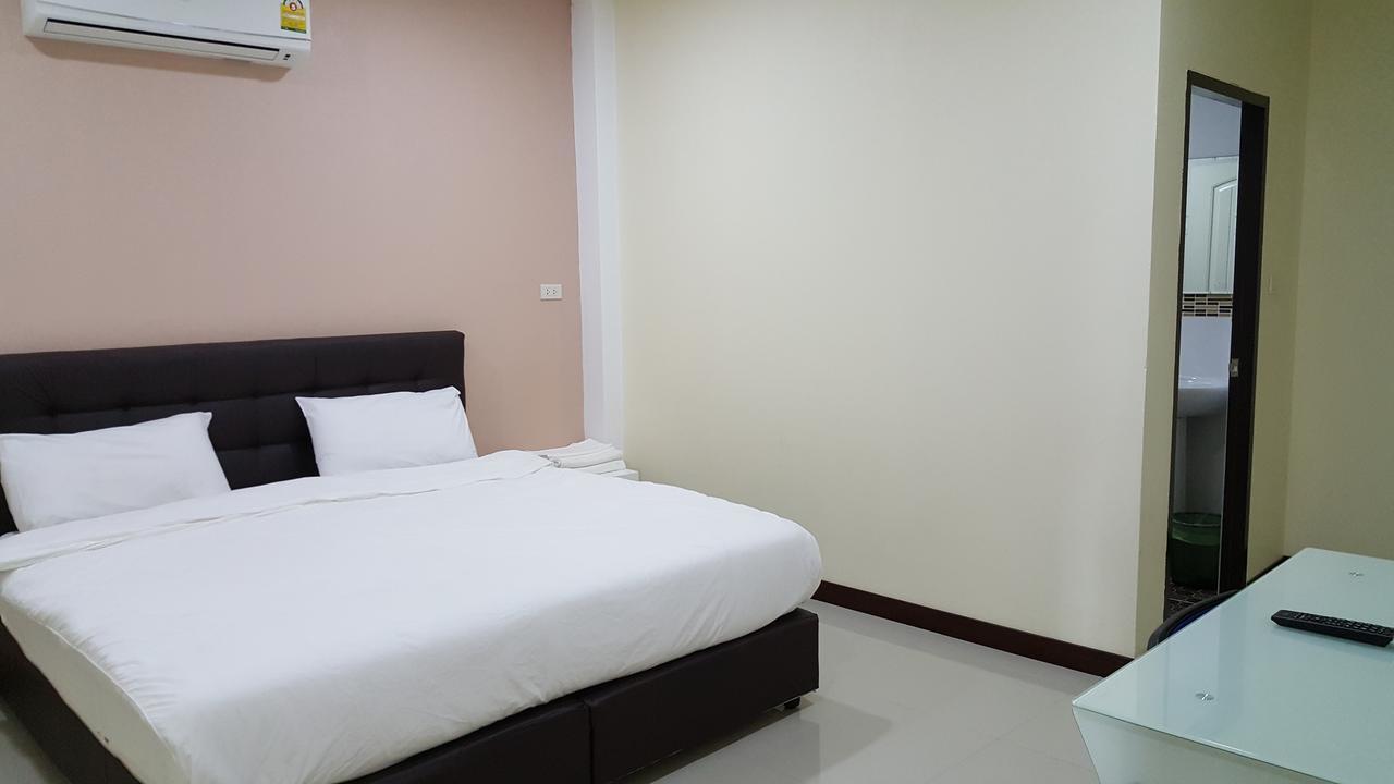 Charoensuk Grand Hotel Kabin Buri Exterior foto