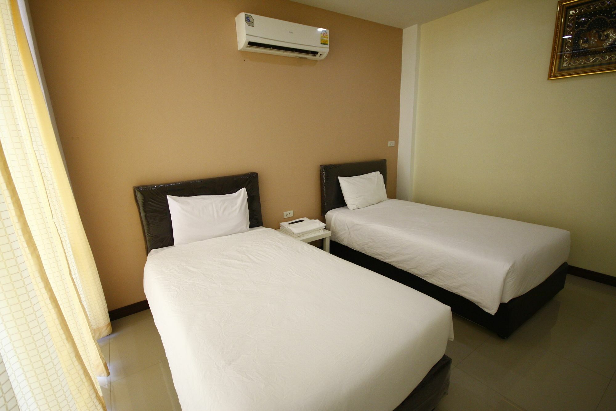 Charoensuk Grand Hotel Kabin Buri Exterior foto