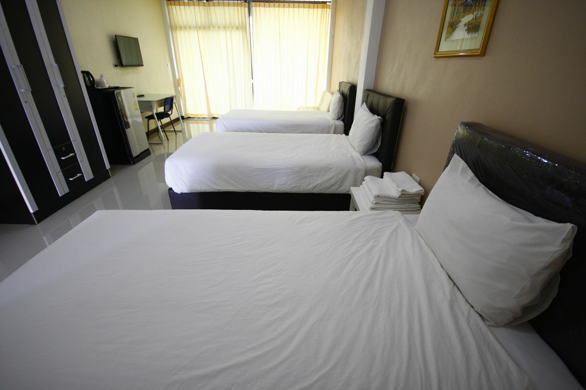 Charoensuk Grand Hotel Kabin Buri Exterior foto